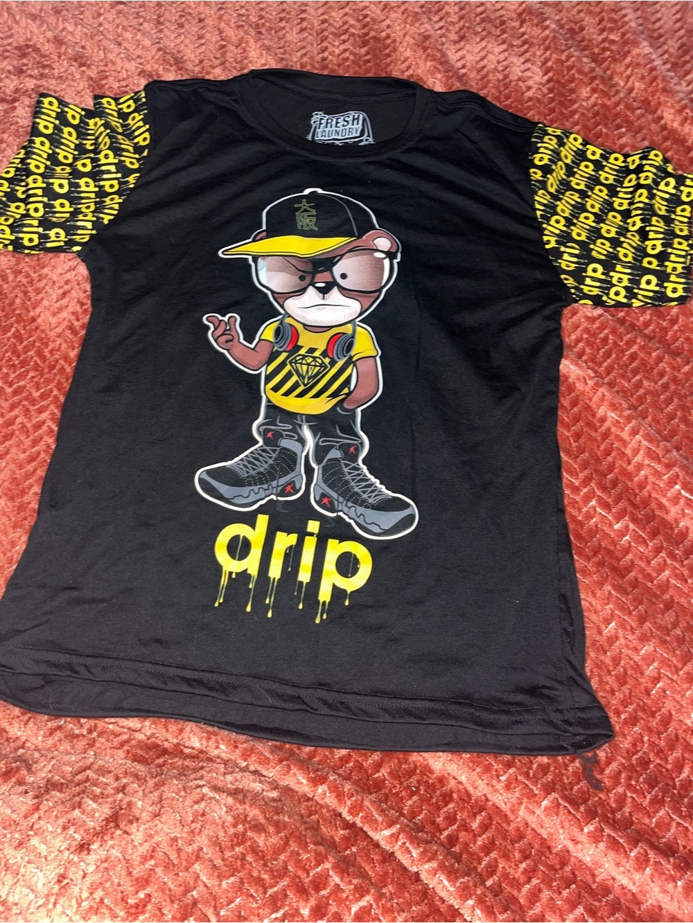 Fresh Laundry Kids' Drip Graphic Tee - Black & Yellow. Size XL